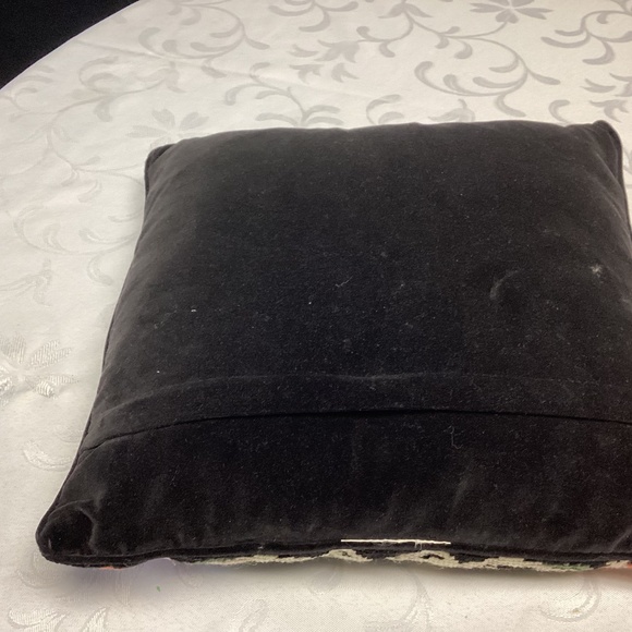 VTG   Needlepoint Pillow  Petit  point  FLORAL x🥰14” by 14” - Picture 12 of 13